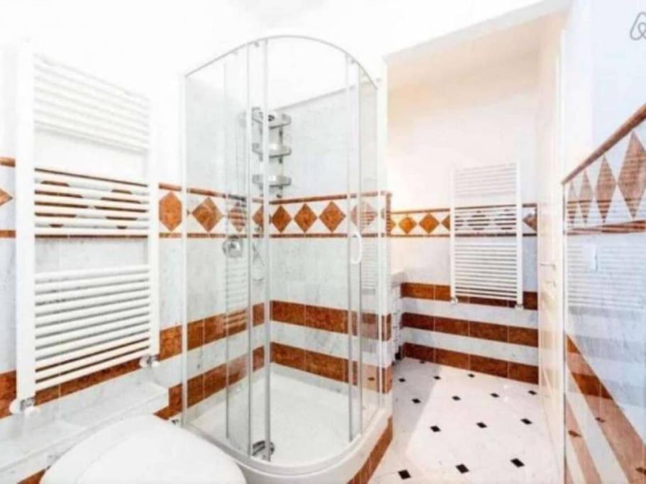 Elegant Gloria Retreat